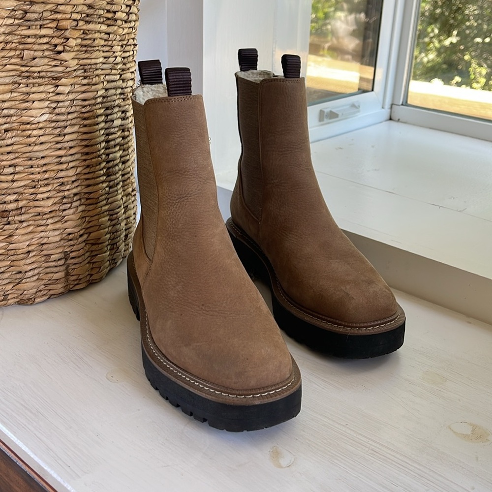Sam Edelman Laguna Chelsea Boot (tobacco)